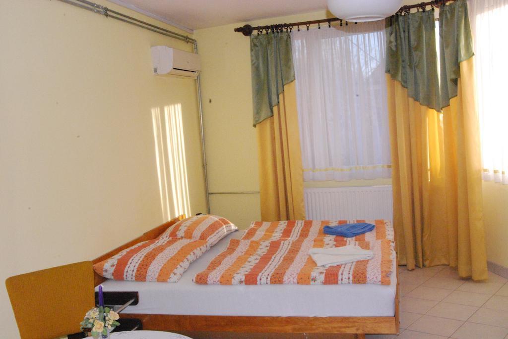 Hotel Karavan Panzio Kecskemét Zimmer foto