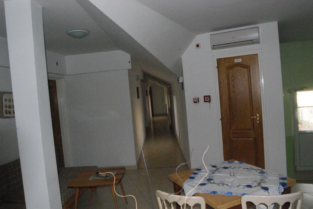 Hotel Karavan Panzio Kecskemét Exterior foto